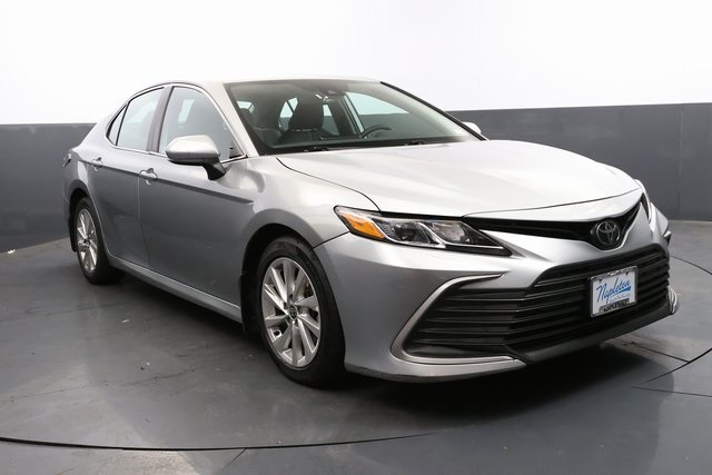 2023 Toyota Camry LE 2