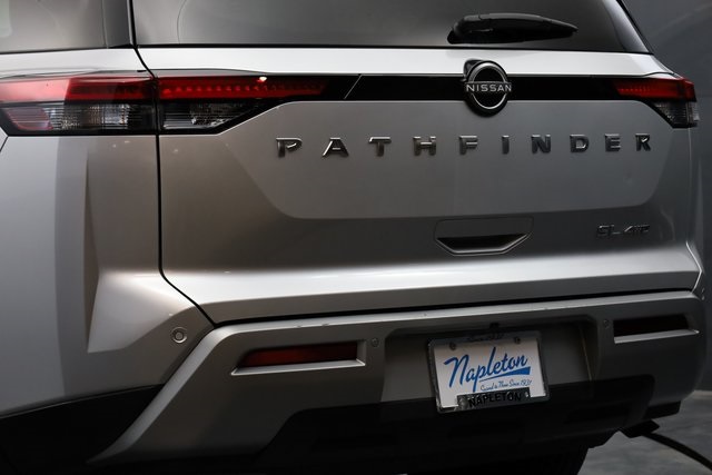 2023 Nissan Pathfinder SL 5