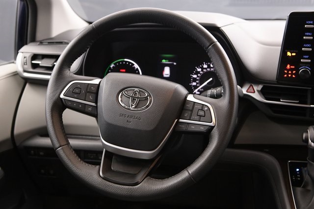 2023 Toyota Sienna XLE 10
