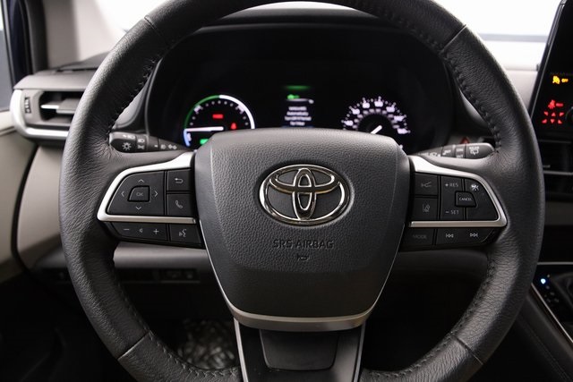 2023 Toyota Sienna XLE 12