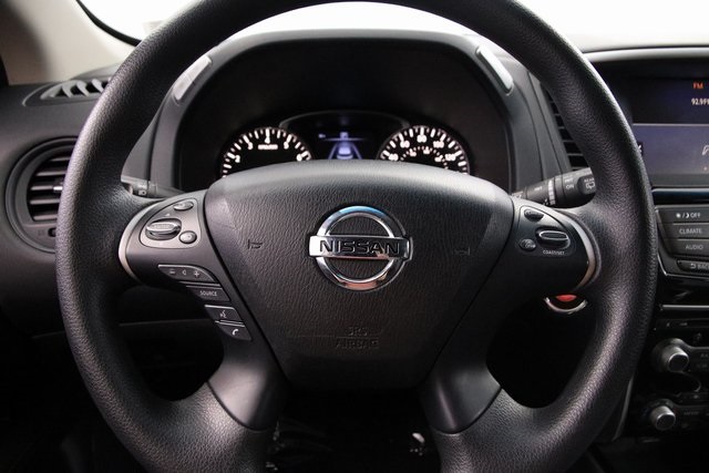 2020 Nissan Pathfinder S 12