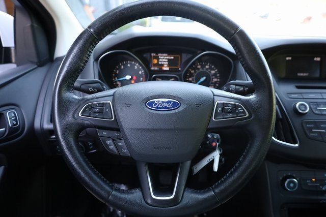 2016 Ford Focus SE 11