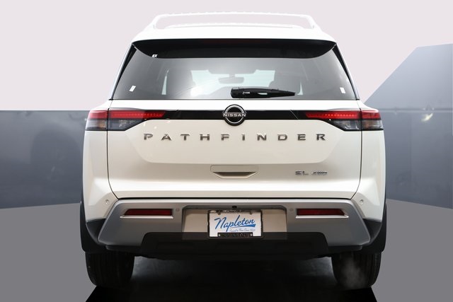 2024 Nissan Pathfinder SL 3