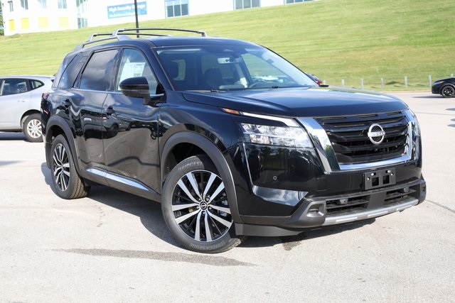 2024 Nissan Pathfinder Platinum 1