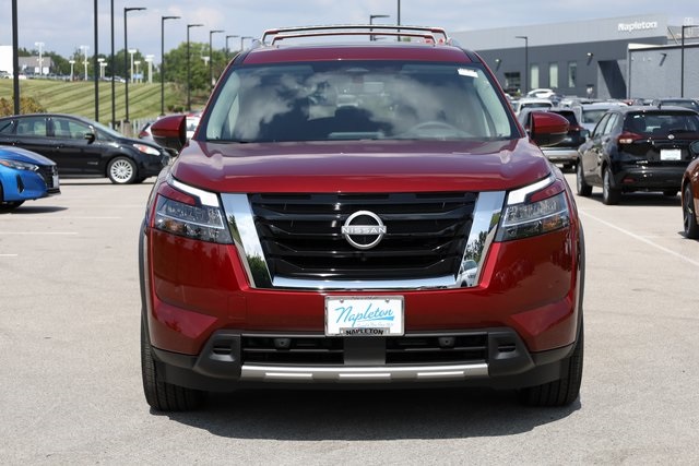 2024 Nissan Pathfinder Platinum 2