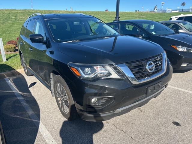 2017 Nissan Pathfinder SL 5