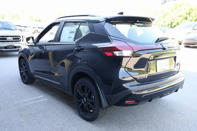 2024 Nissan Kicks SR 5