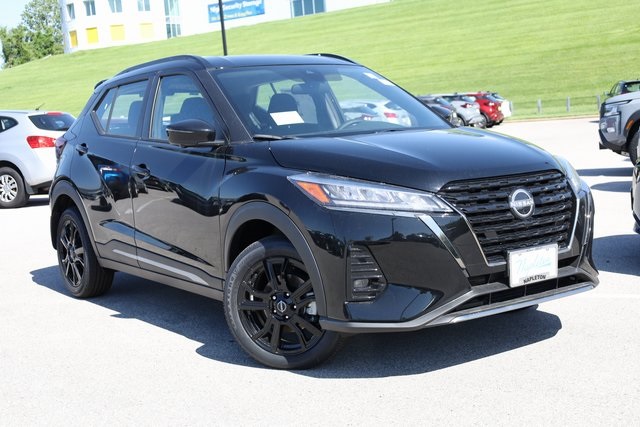 2024 Nissan Kicks SR 2