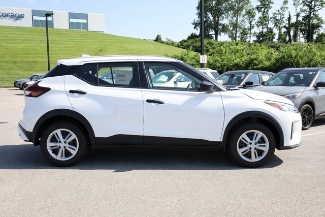 2024 Nissan Kicks S 3