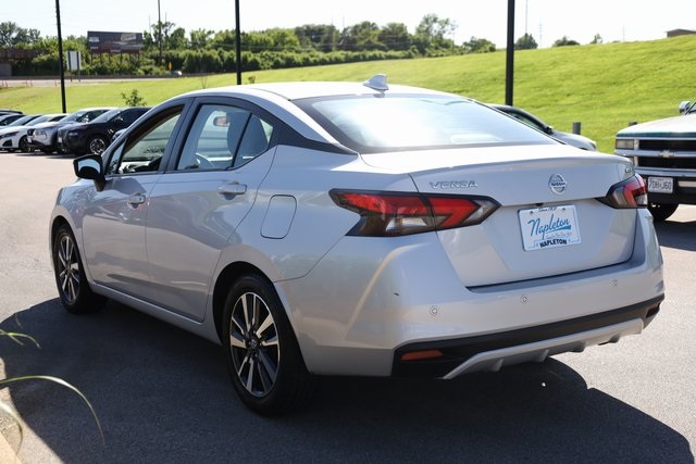 2021 Nissan Versa 1.6 SV 5