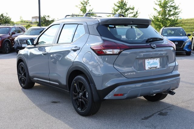 2024 Nissan Kicks SR 4