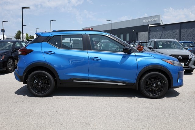 2024 Nissan Kicks SR 4