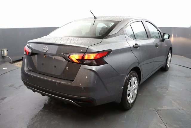 2024 Nissan Versa 1.6 S 9