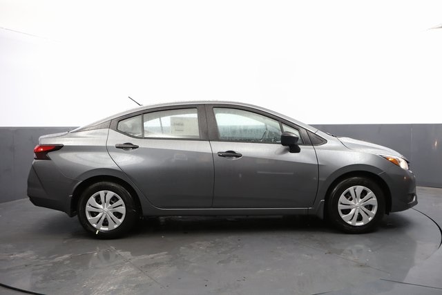 2024 Nissan Versa 1.6 S 10