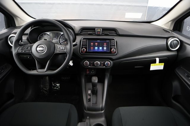 2024 Nissan Versa 1.6 S 16