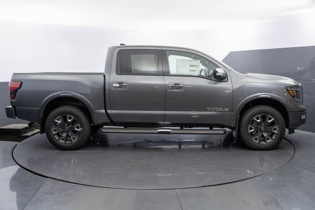 2024 Nissan Titan Platinum Reserve 8