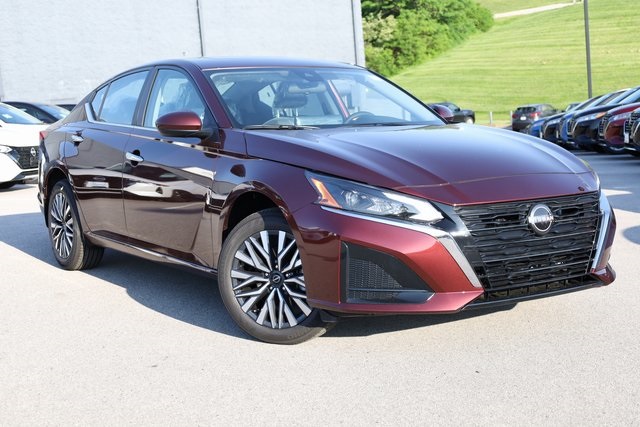 2024 Nissan Altima 2.5 SV 2