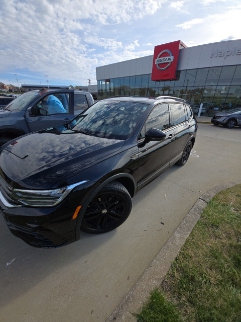 2022 Volkswagen Tiguan 2.0T SE R-Line Black 1