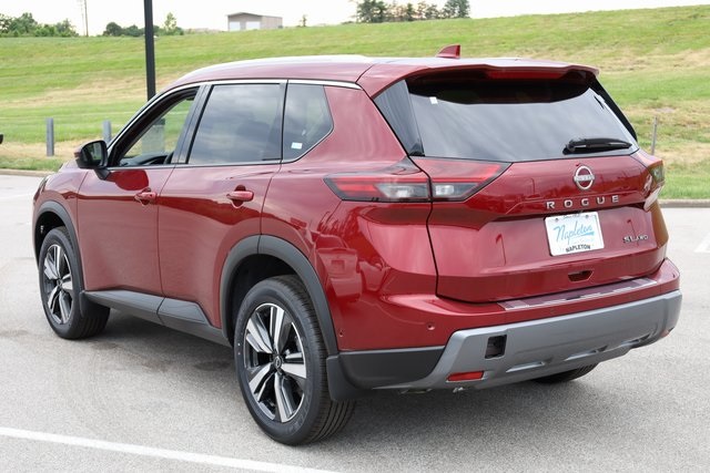 2024 Nissan Rogue SL 4