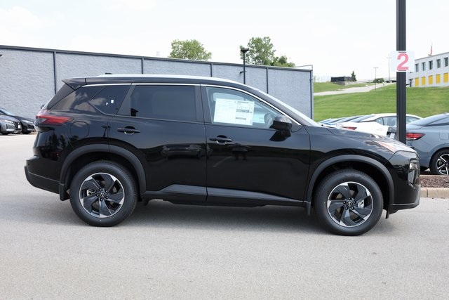 2024 Nissan Rogue SV 4