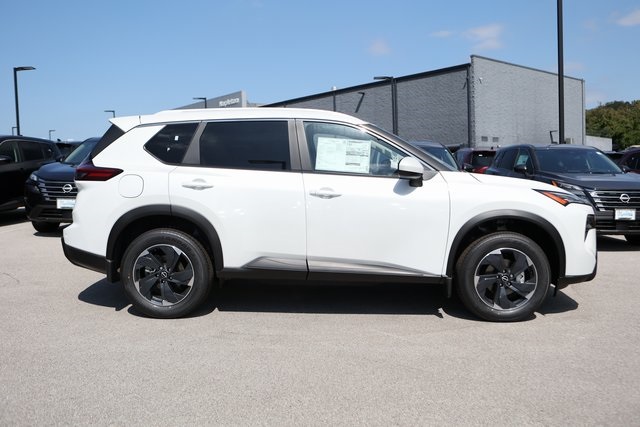 2024 Nissan Rogue SV 4