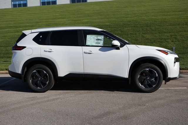 2024 Nissan Rogue SV 4