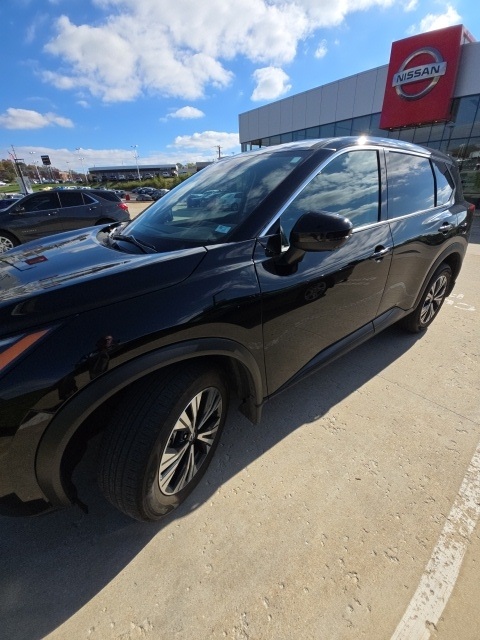 2021 Nissan Rogue SV 2