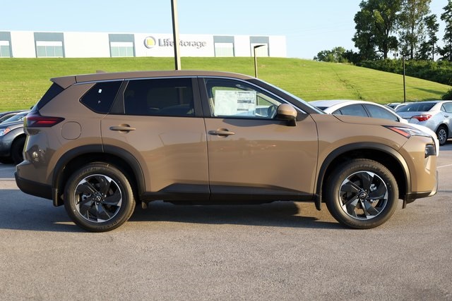 2024 Nissan Rogue SV 4