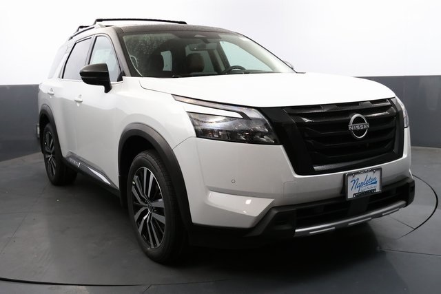 2025 Nissan Pathfinder Platinum 2