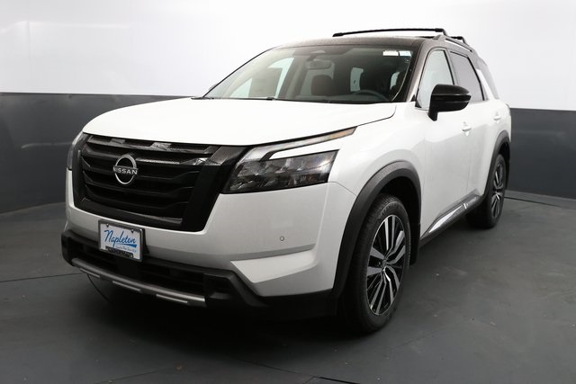 2025 Nissan Pathfinder Platinum 4