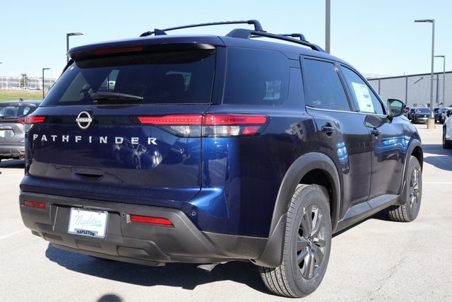 2025 Nissan Pathfinder SV 5