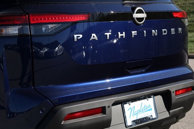 2025 Nissan Pathfinder SV 7