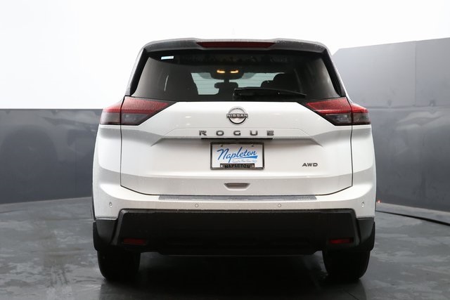 2025 Nissan Rogue SV 8