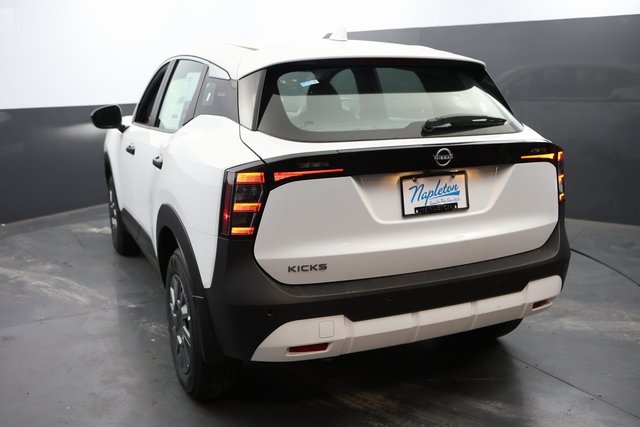 2025 Nissan Kicks S 9