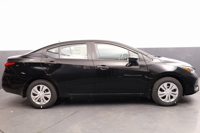 2025 Nissan Versa 1.6 S 4