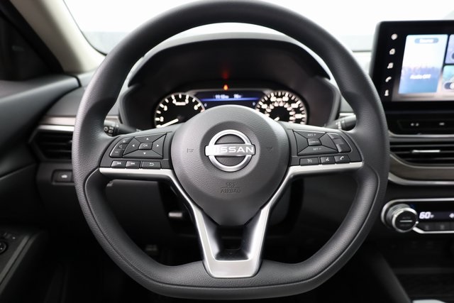 2025 Nissan Altima 2.5 SV 10