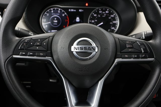 2020 Nissan Versa 1.6 SV 16