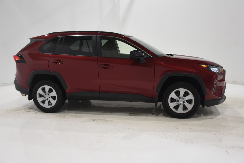 2019 Toyota RAV4 LE 3