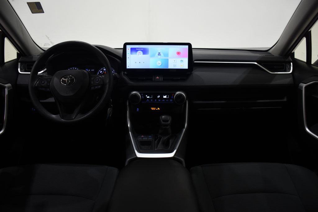 2019 Toyota RAV4 LE 8