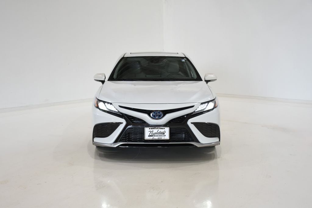 2022 Toyota Camry Hybrid XSE 2