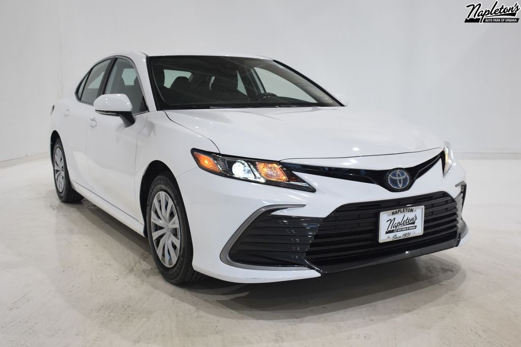 2024 Toyota Camry Hybrid LE 1