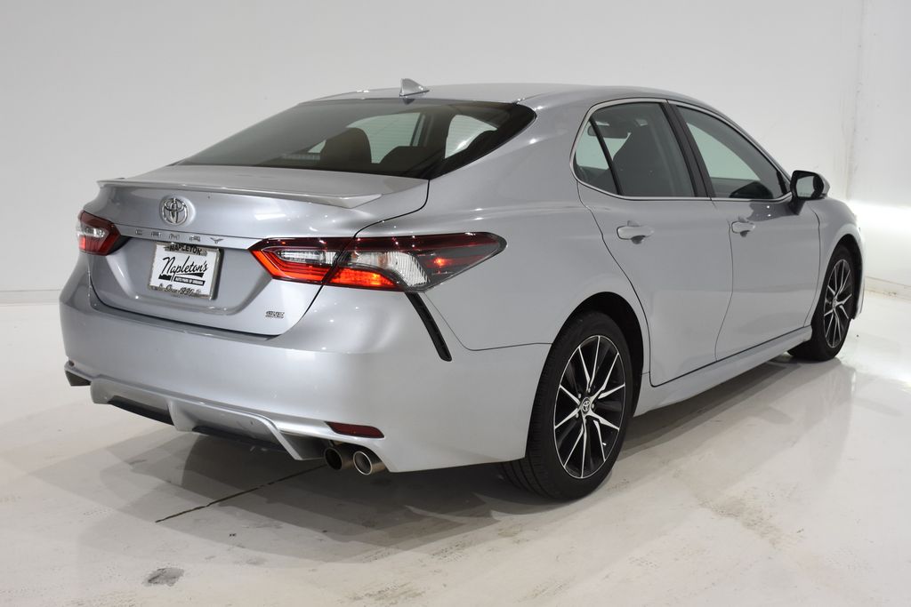 2023 Toyota Camry SE 4