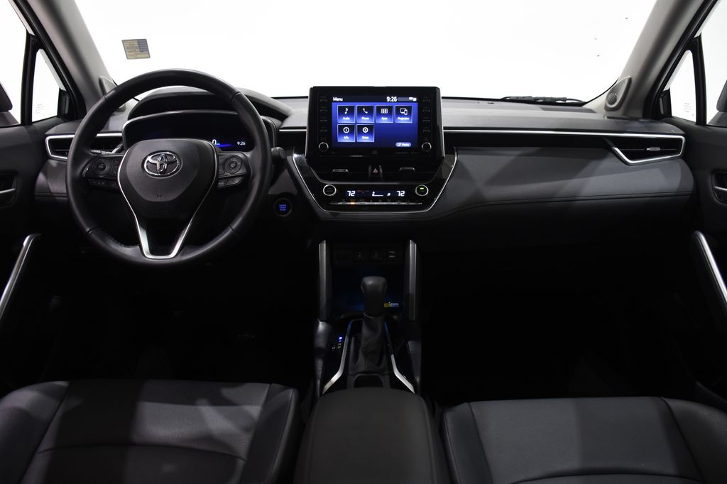 2022 Toyota Corolla Cross XLE 8