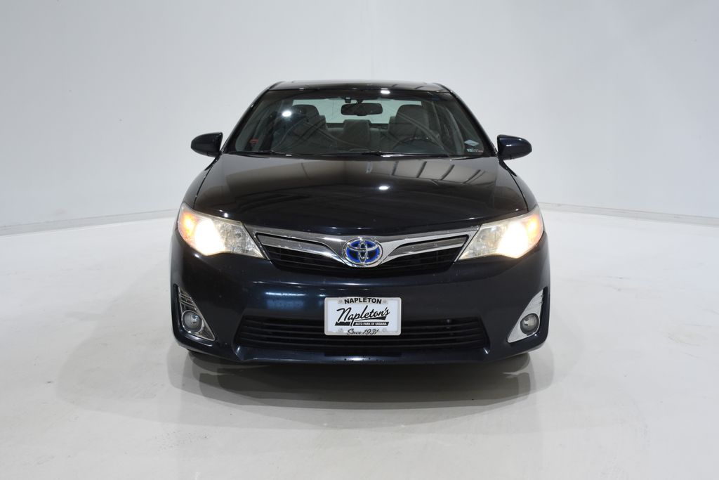 2013 Toyota Camry Hybrid XLE 2