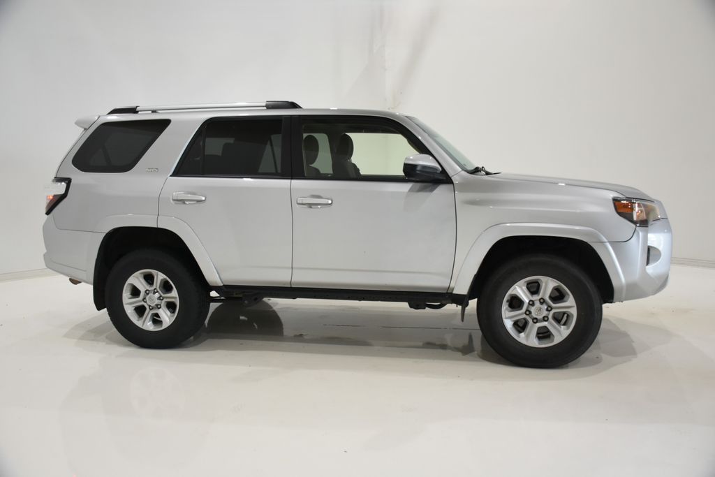 2021 Toyota 4Runner SR5 3