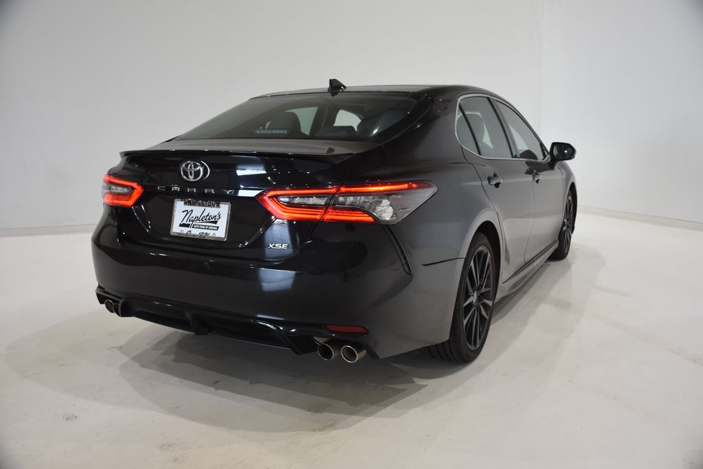 2022 Toyota Camry XSE 4