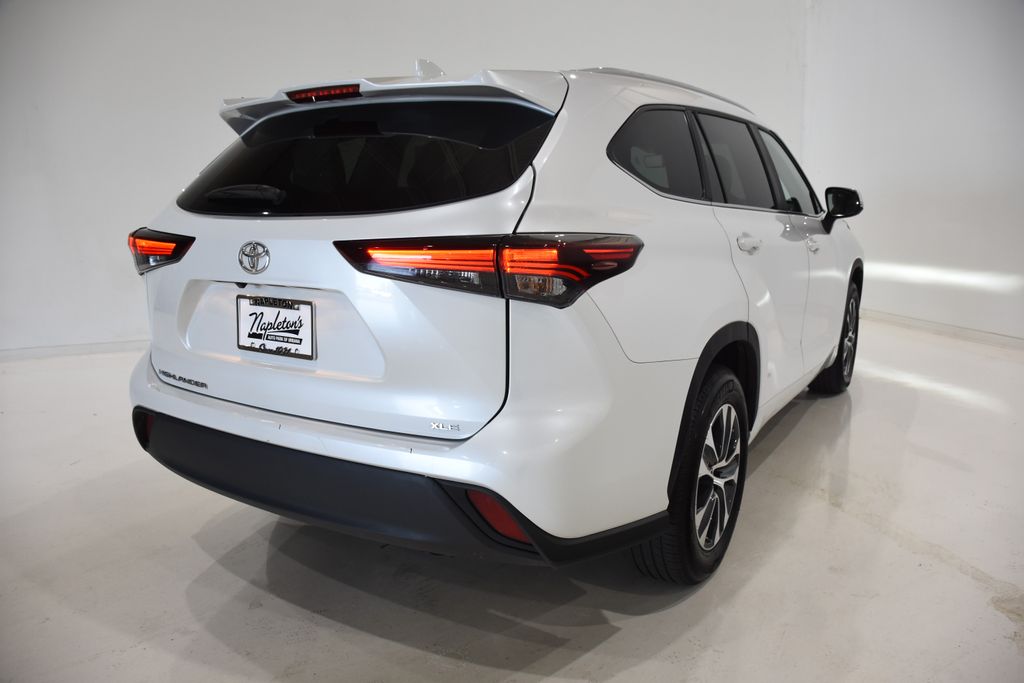 2024 Toyota Highlander LE 4