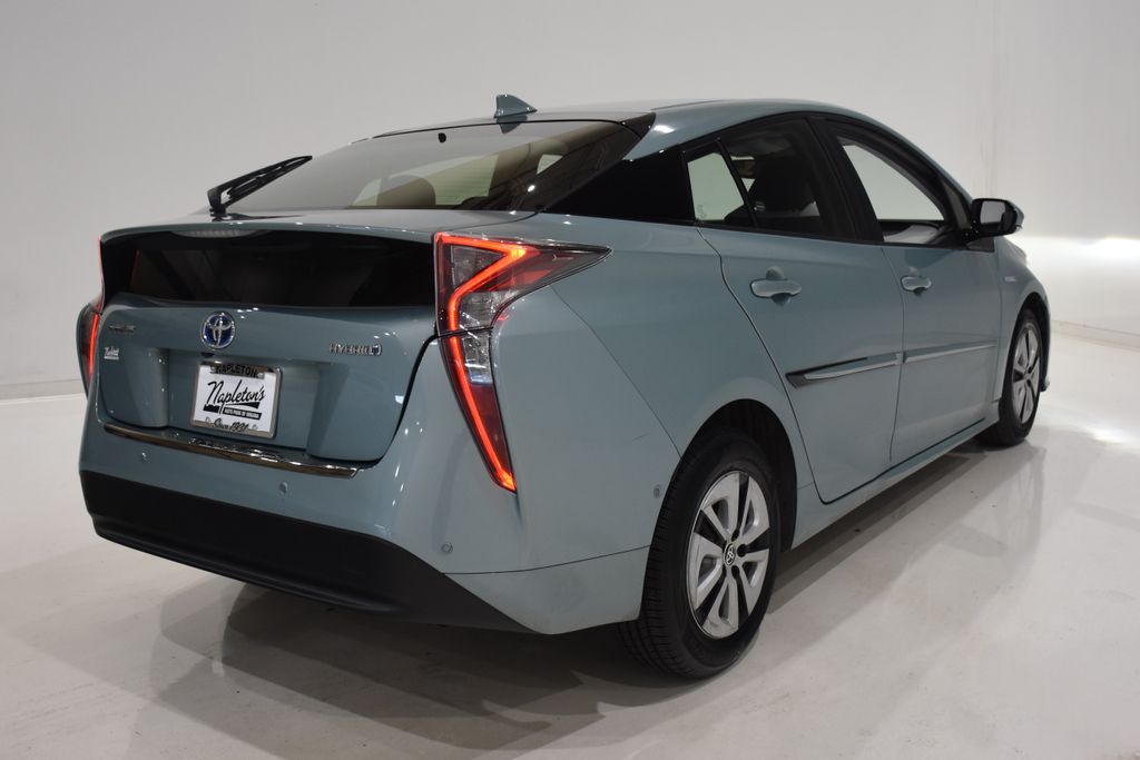 2018 Toyota Prius Four 4