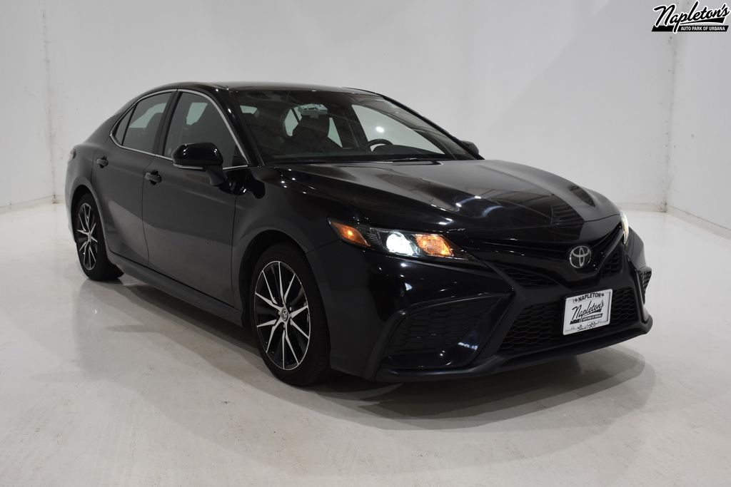 2023 Toyota Camry SE 1