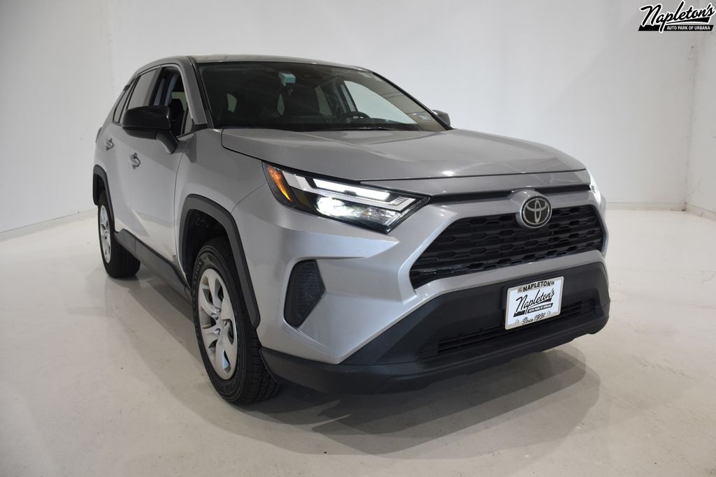 2023 Toyota RAV4 LE 1